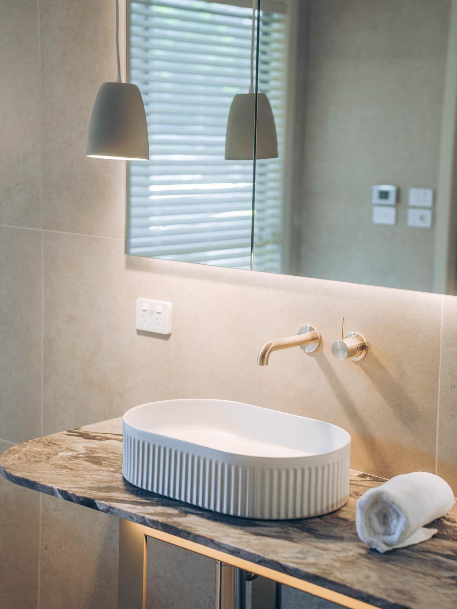 Risby Cove Boutique Hotel Strahan Dış mekan fotoğraf