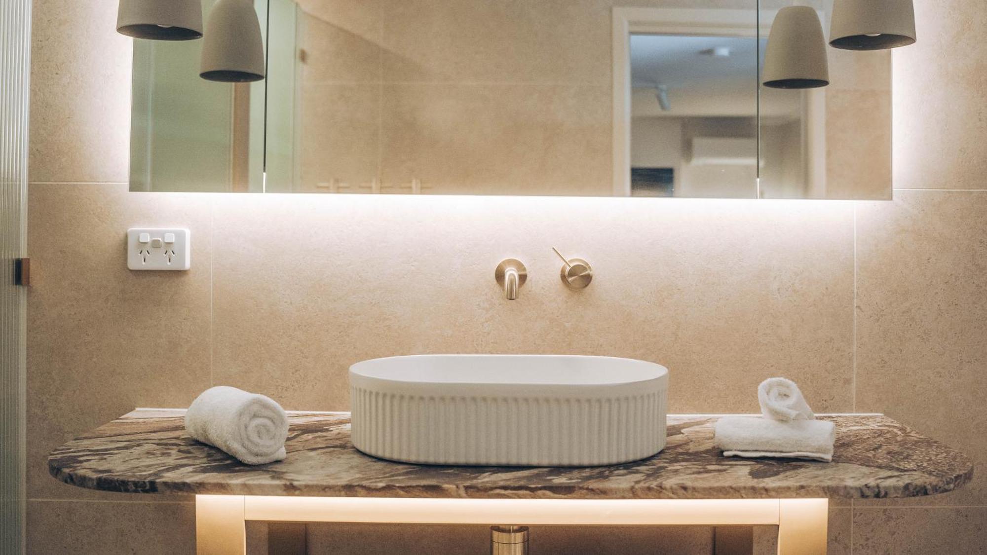 Risby Cove Boutique Hotel Strahan Dış mekan fotoğraf