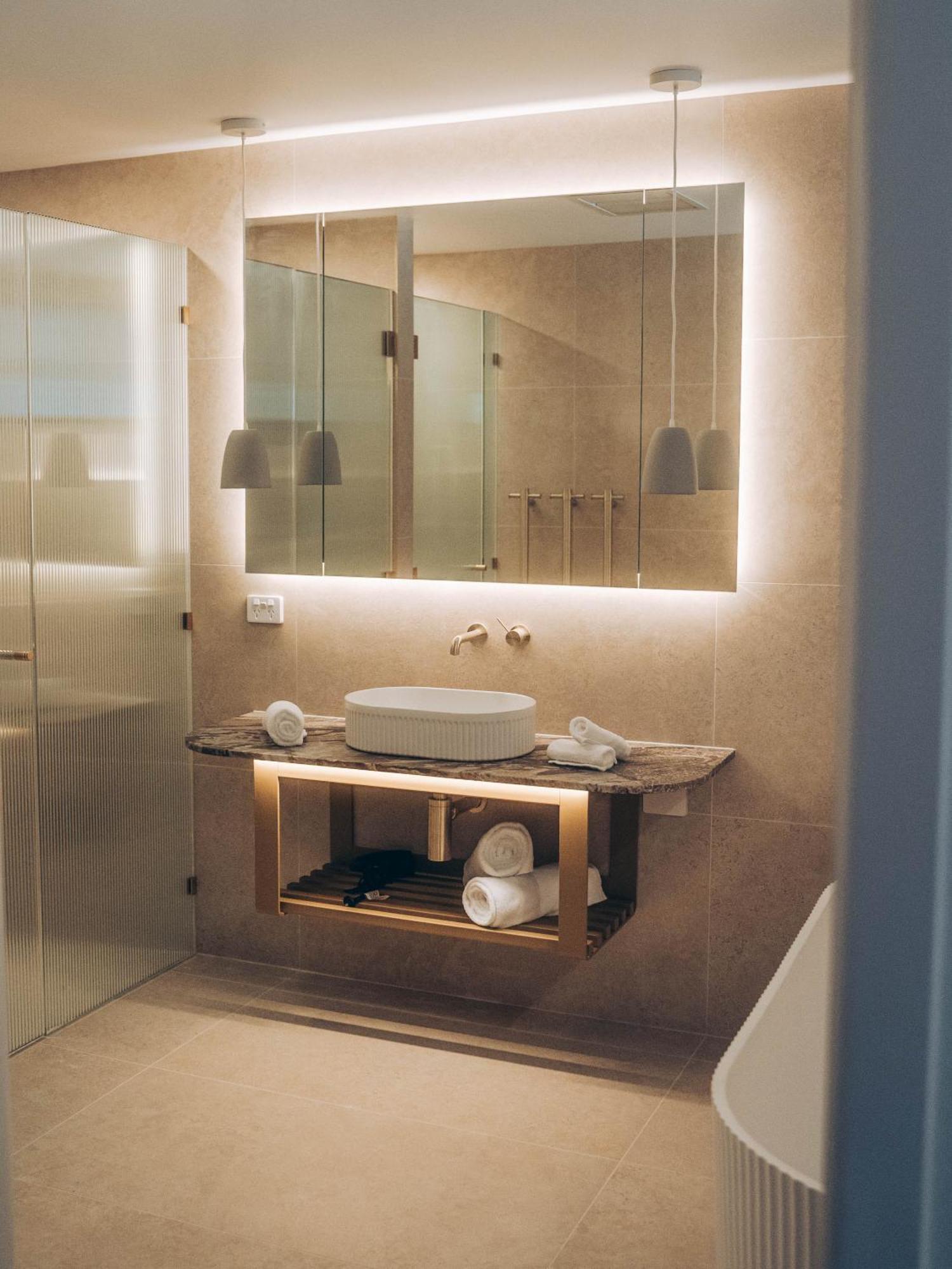 Risby Cove Boutique Hotel Strahan Dış mekan fotoğraf