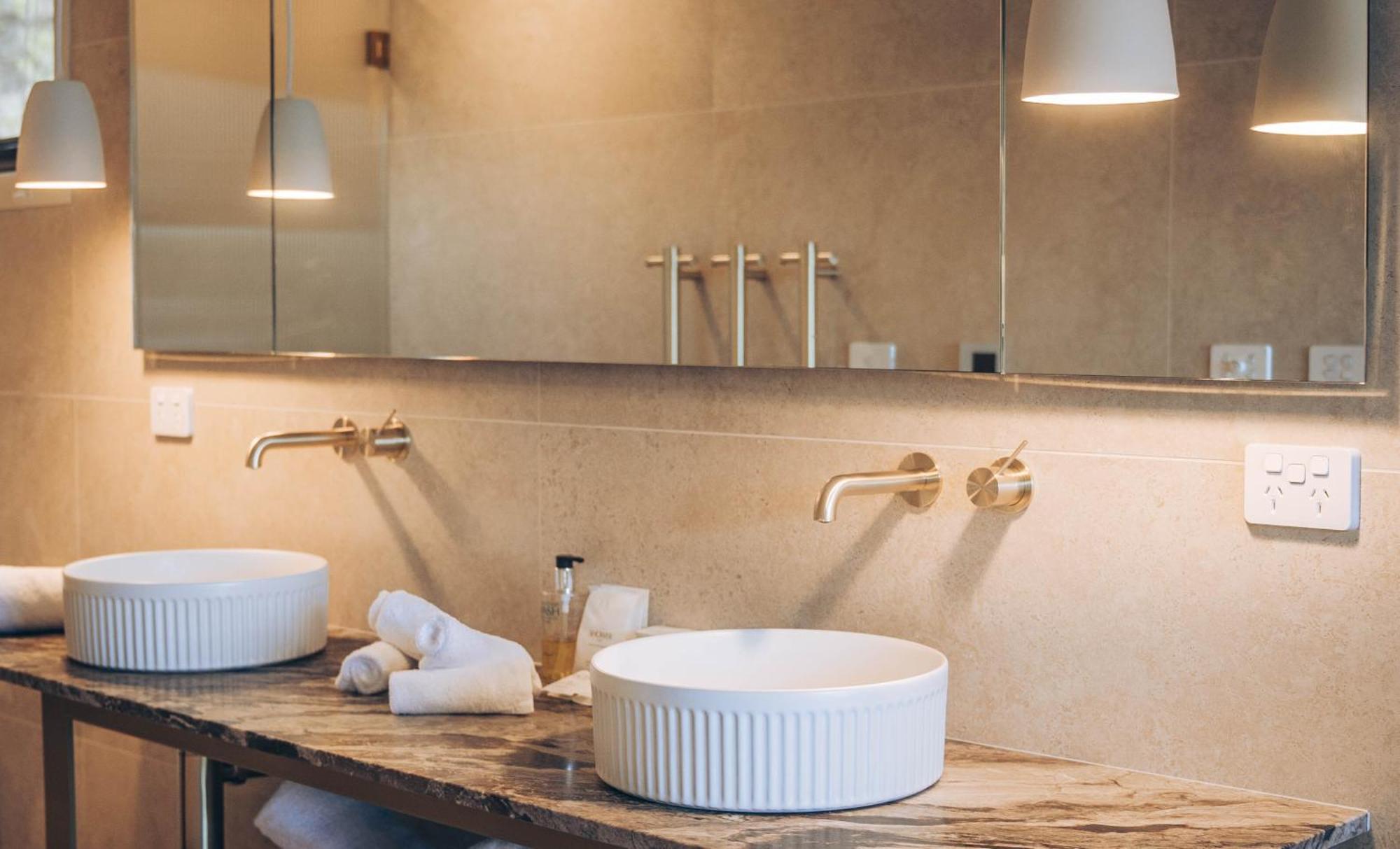 Risby Cove Boutique Hotel Strahan Dış mekan fotoğraf