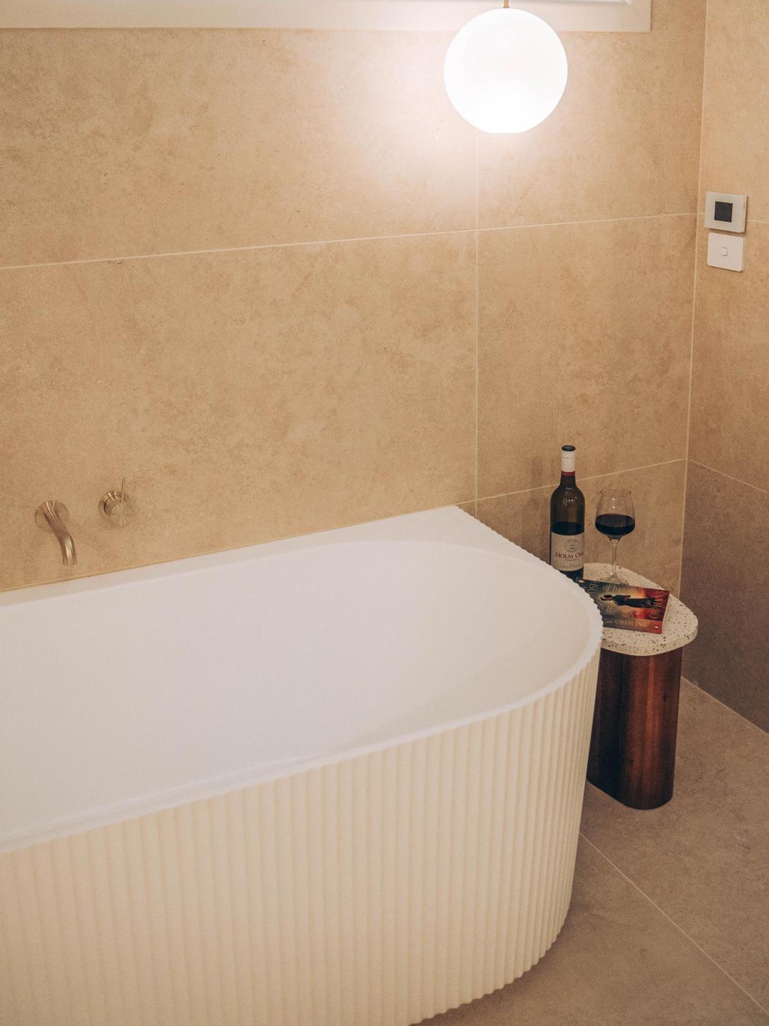 Risby Cove Boutique Hotel Strahan Dış mekan fotoğraf